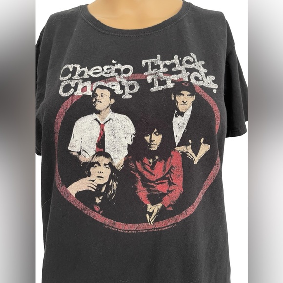 Cheap Trick Women’s Tee Shirt plus Rick Nielsen Guitar Pick - Picture 3 of 4